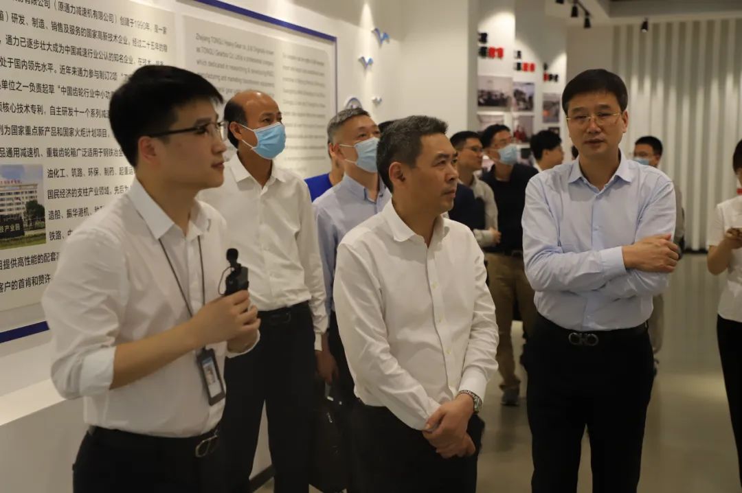 瑞安市人大常委会主任应希克一行莅临九游会j9科技调研